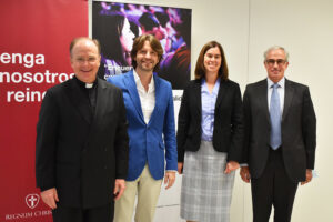 Felix Gómez, junto a Nancy Nohrden y el P. John Connor, directores generales de las consagradas y los Legionarios de Cristo, respectivamente, y Alvaro Abellán, miembro laico del colegio directivo general